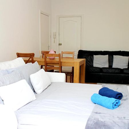 Large Garden Apartment On Golders Green High Road Londres Exterior foto