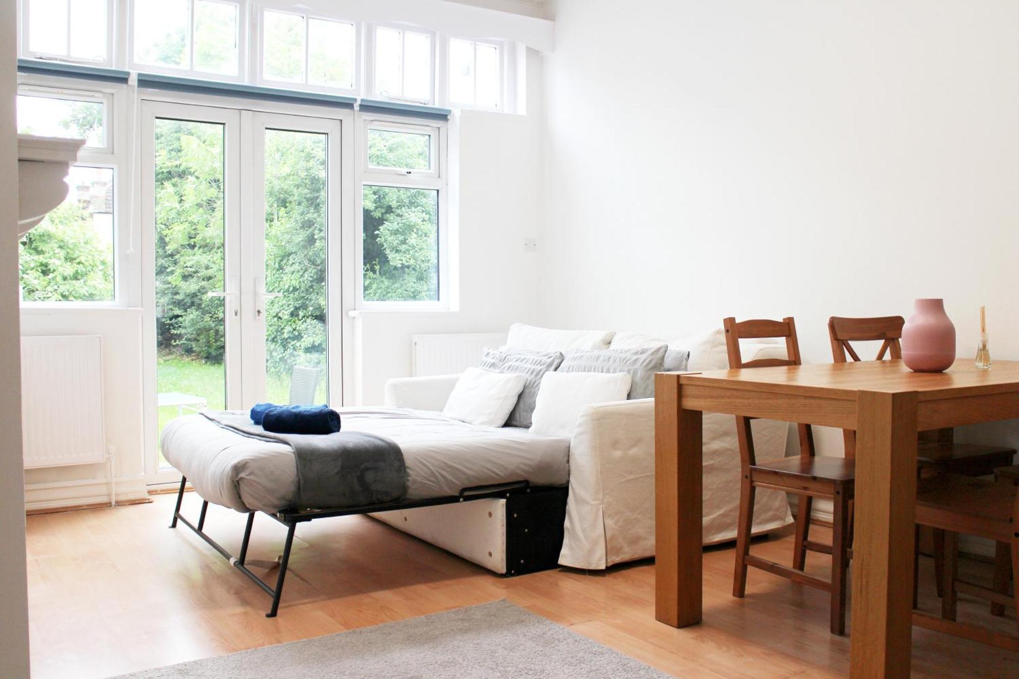 Large Garden Apartment On Golders Green High Road Londres Exterior foto
